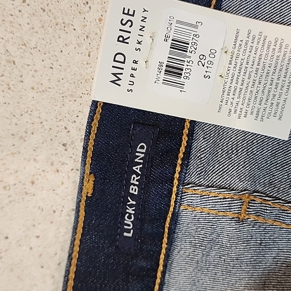 Lucky Brand Mid Rise Super Skinny Jeans in Dark Indigo with Gold Stitching - Picture 3 of 9